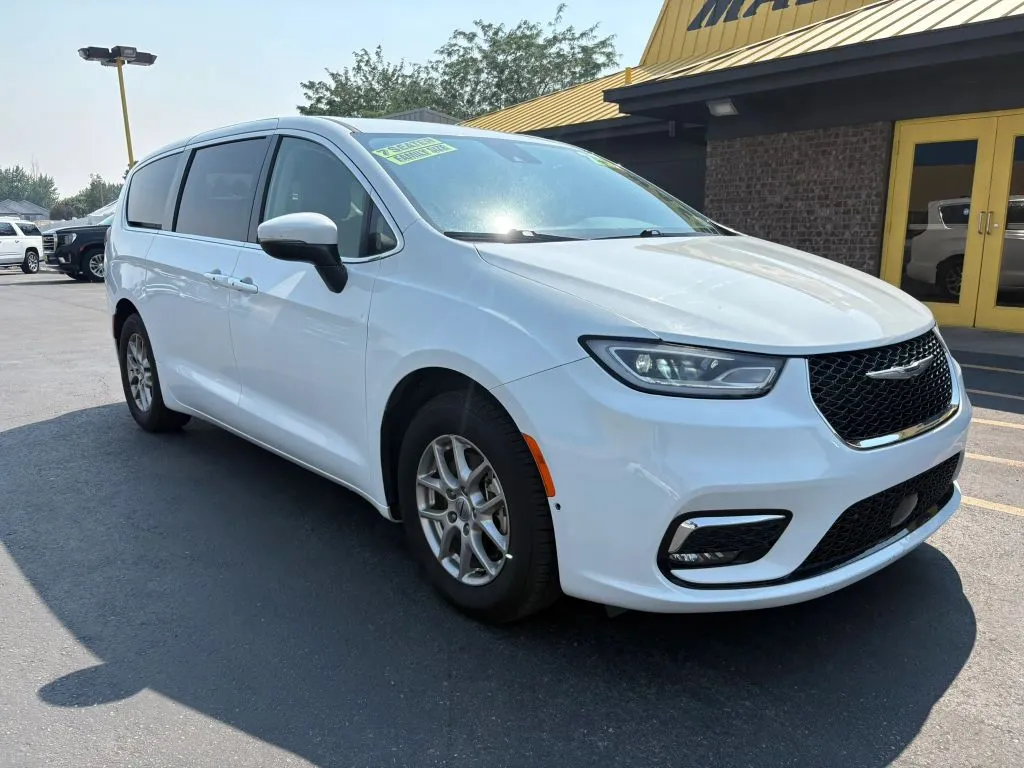 2023 Chrysler Pacifica Touring L - Photo 8