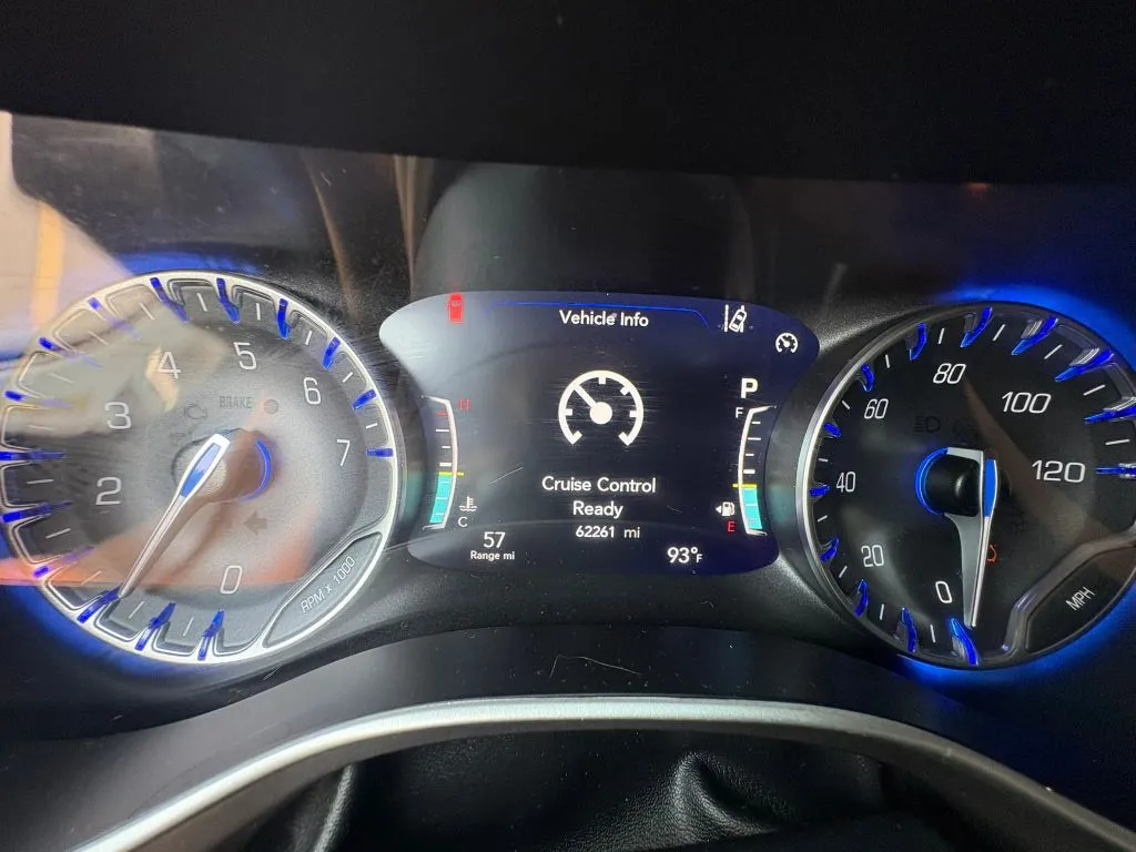 2023 Chrysler Pacifica Touring L - Photo 17
