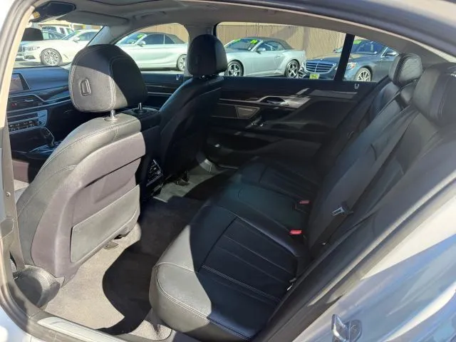 2019 BMW 7 Series 740i - Photo 10