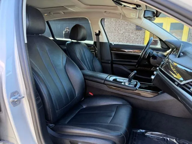2019 BMW 7 Series 740i - Photo 11