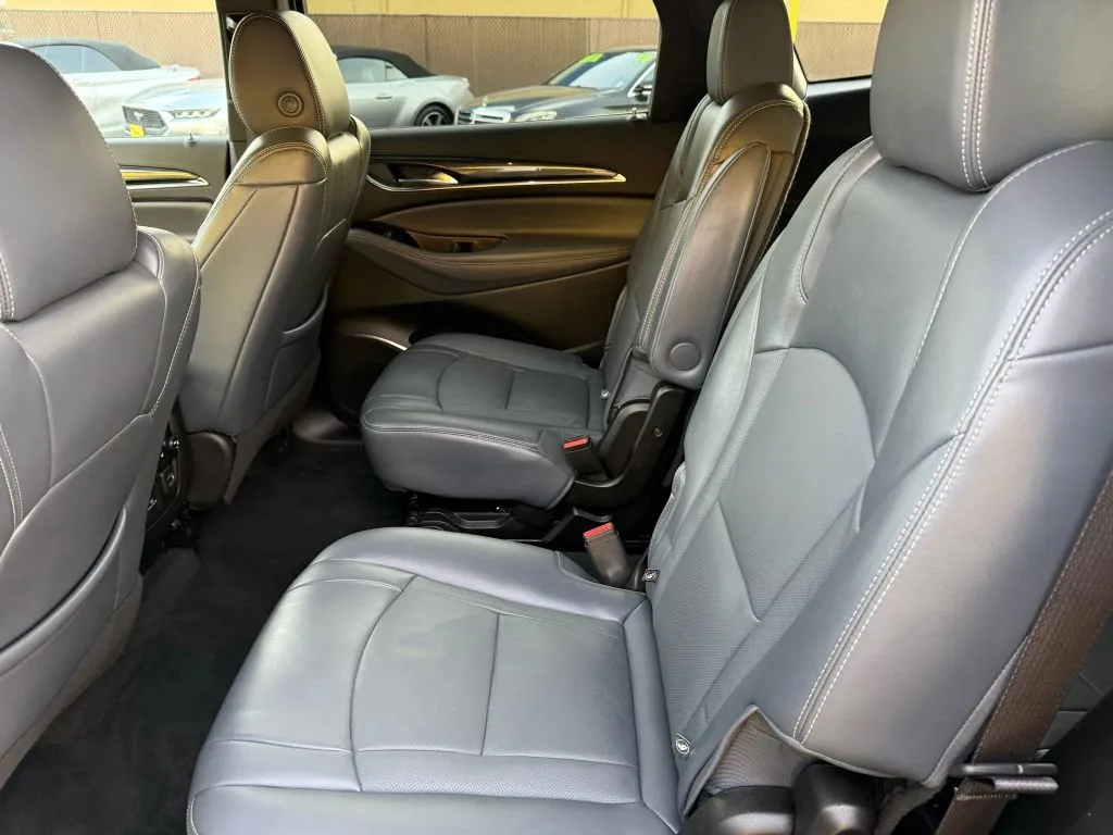 Buick Enclave photo 13