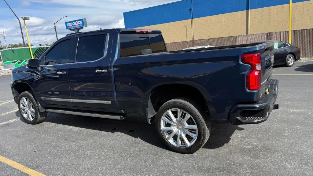 Chevrolet Silverado photo 6