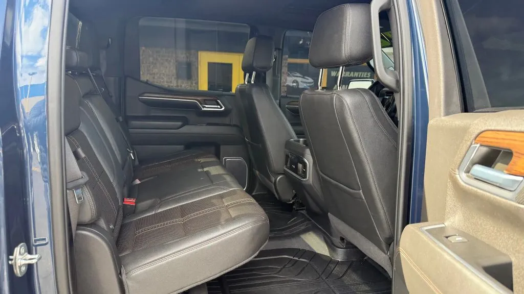 Chevrolet Silverado photo 12