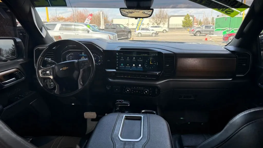 Chevrolet Silverado photo 13