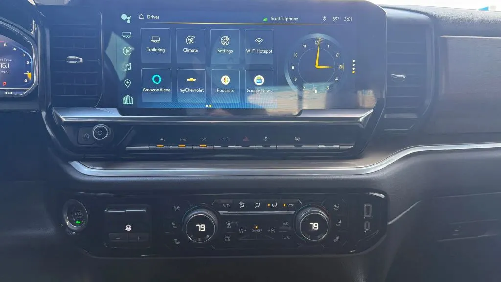 Chevrolet Silverado photo 15