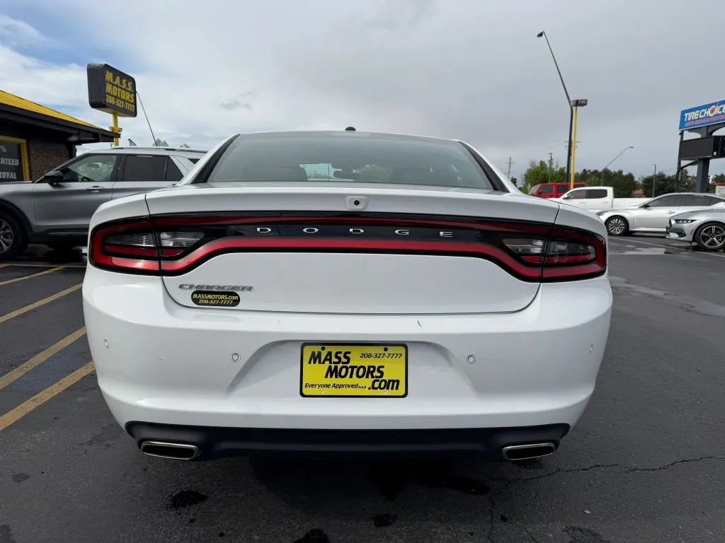 Dodge Charger photo 7