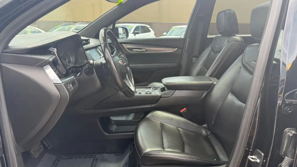 Cadillac XT6 photo 9