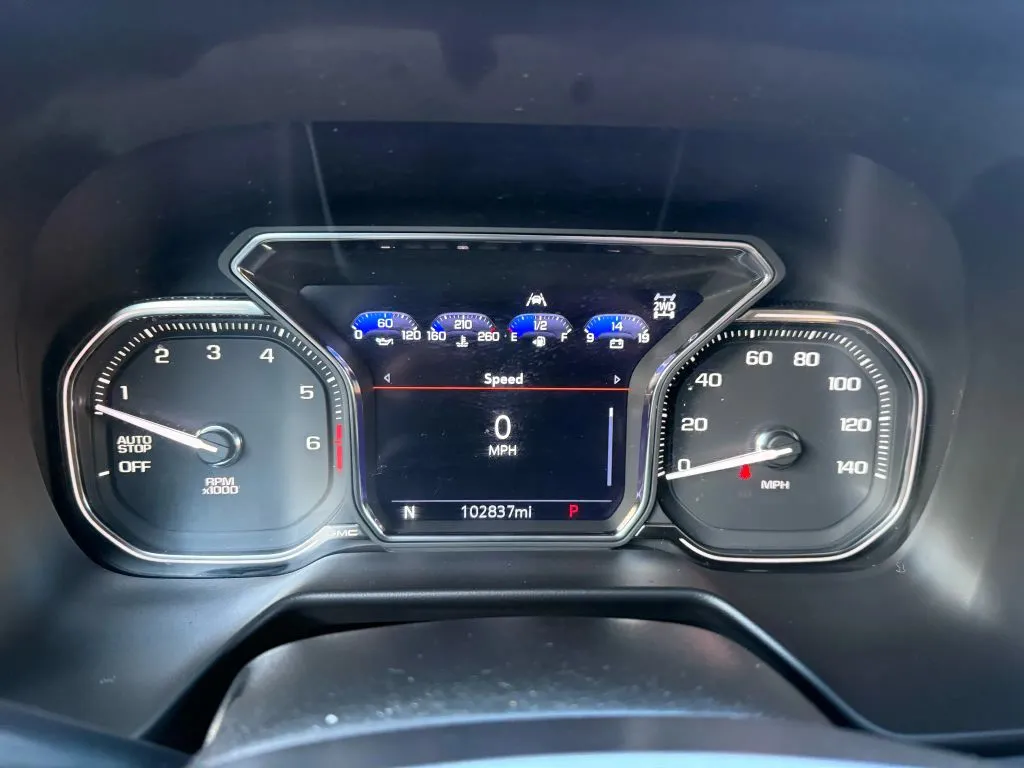 2021 GMC Yukon SLT - Photo 16