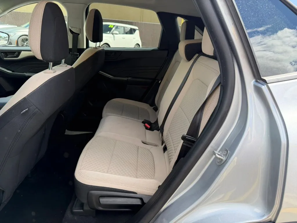 Ford Escape photo 9