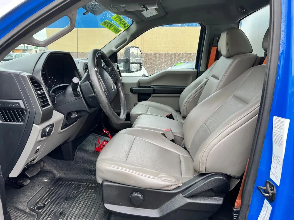 Ford F-450 photo 9