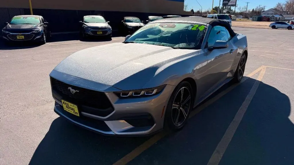 Ford Mustang photo 3