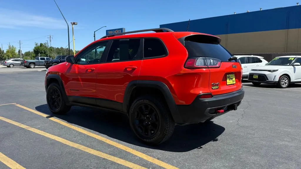 Jeep Cherokee photo 6