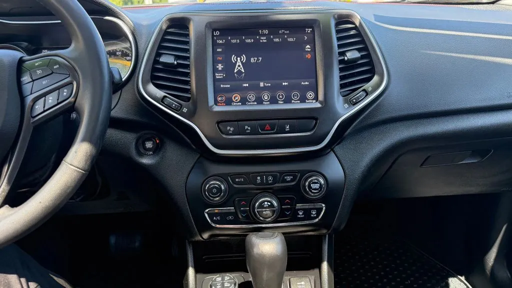 Jeep Cherokee photo 15