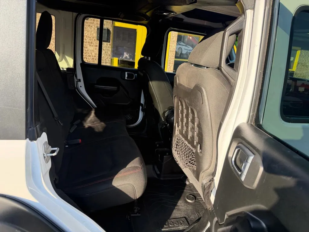 Jeep Wrangler photo 10