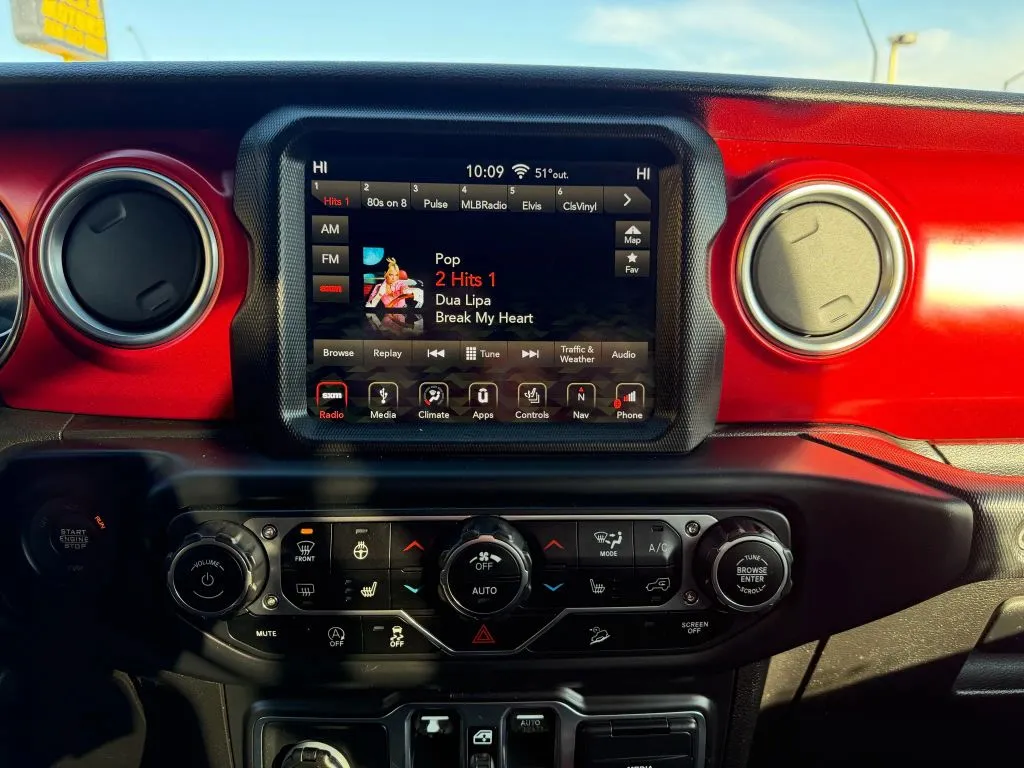 Jeep Wrangler photo 14