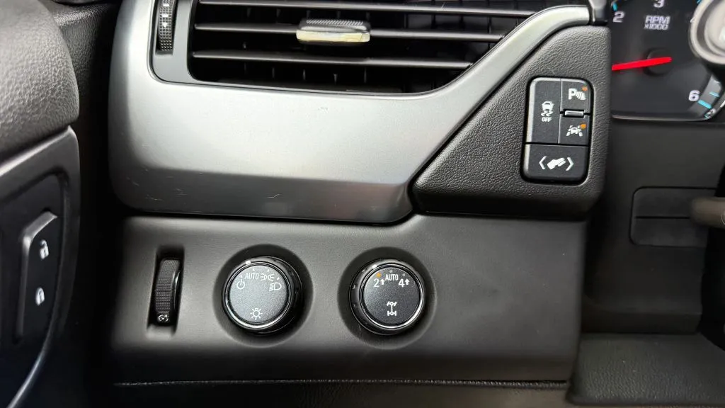 Chevrolet Tahoe photo 17