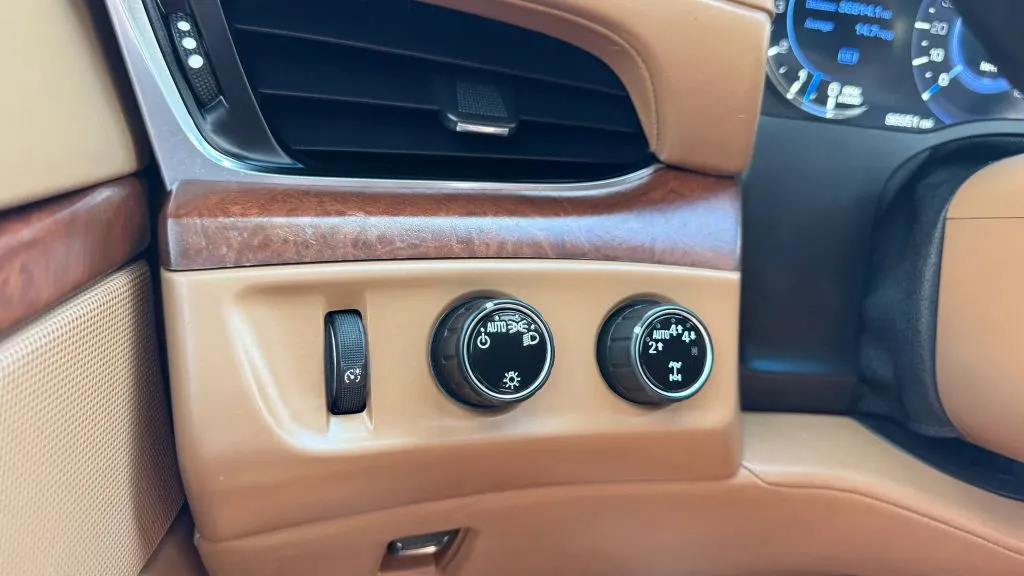 Cadillac Escalade ESV photo 19