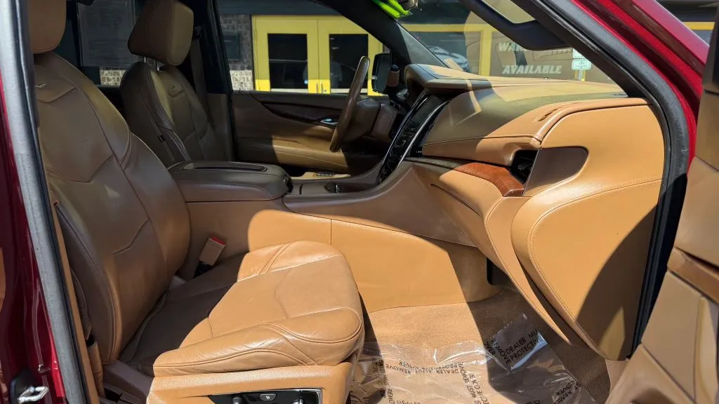 Cadillac Escalade ESV photo 11