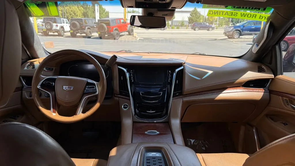 Cadillac Escalade ESV photo 16