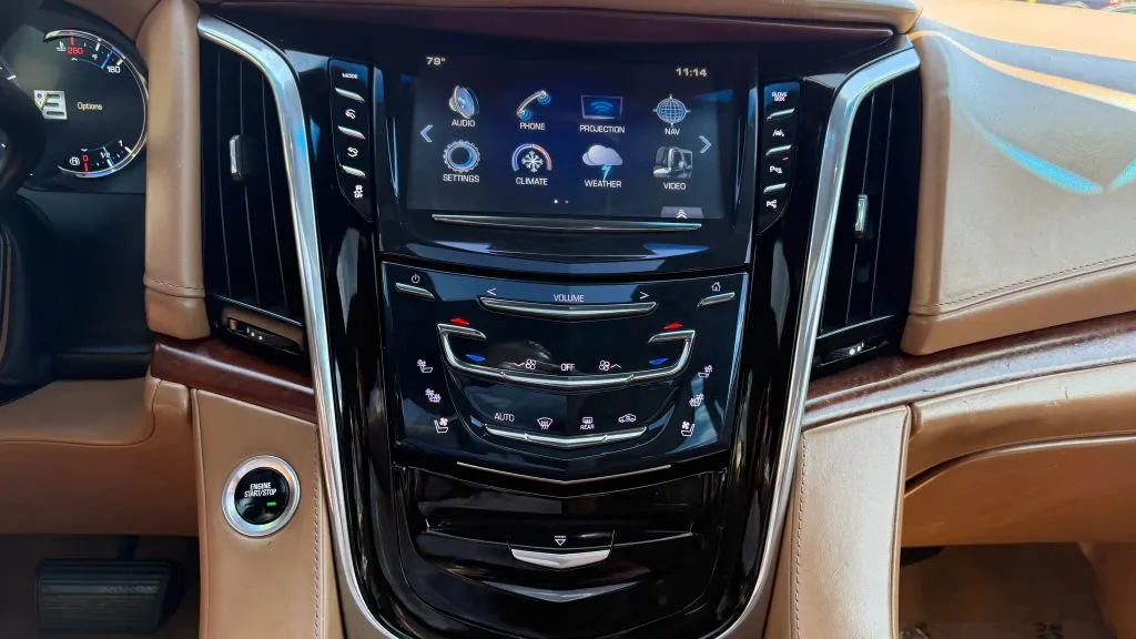 Cadillac Escalade ESV photo 18