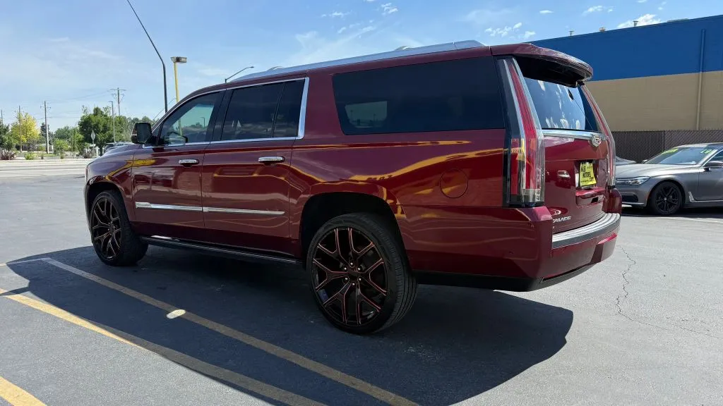 Cadillac Escalade ESV photo 6