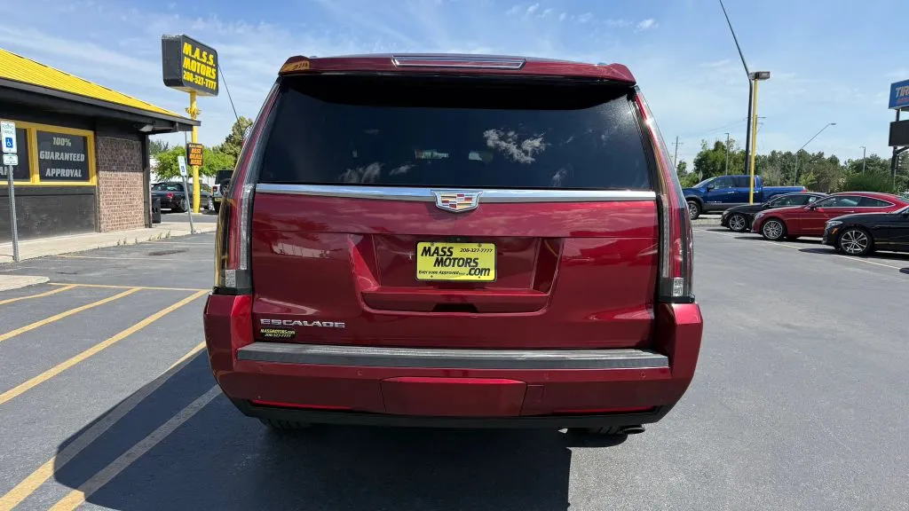 Cadillac Escalade ESV photo 7