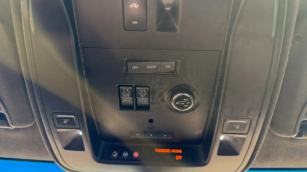 Cadillac Escalade ESV photo 21