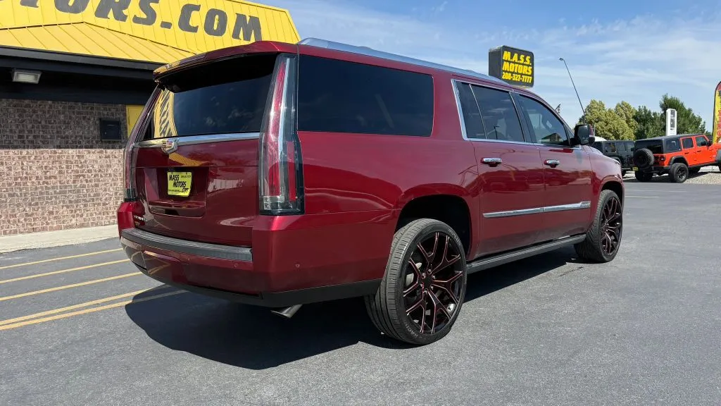 Cadillac Escalade ESV photo 8