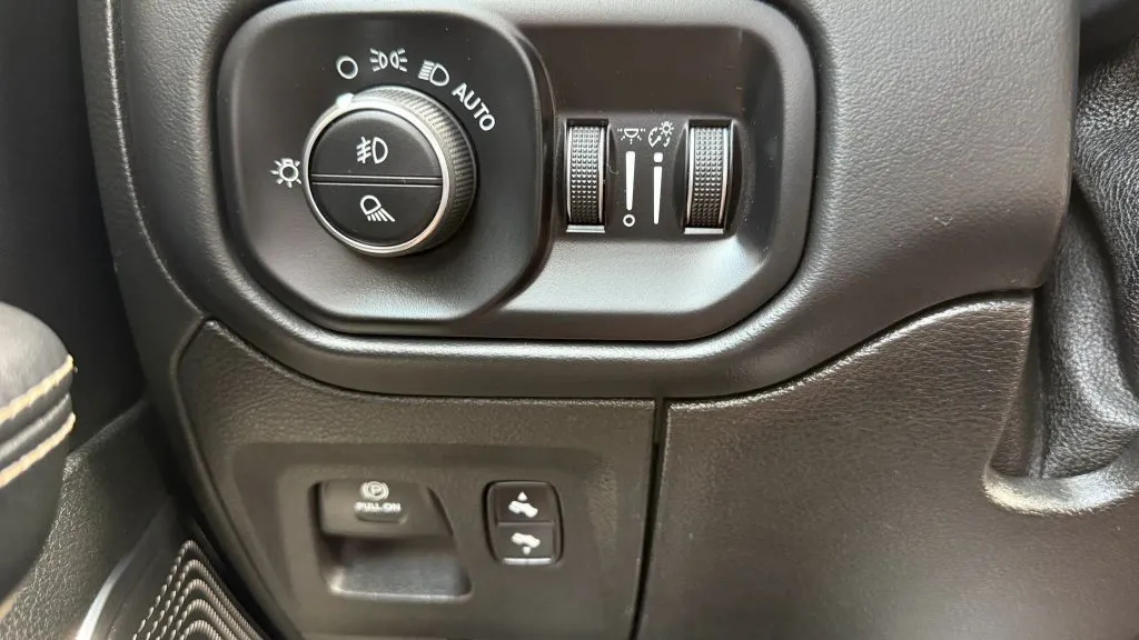 Ram 1500 photo 18