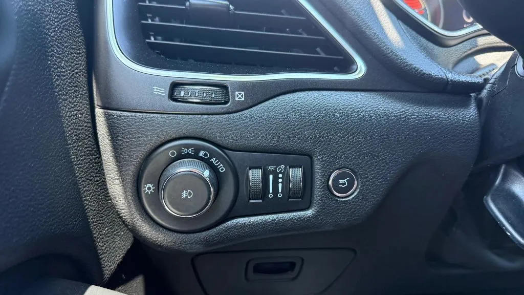 Jeep Cherokee photo 17