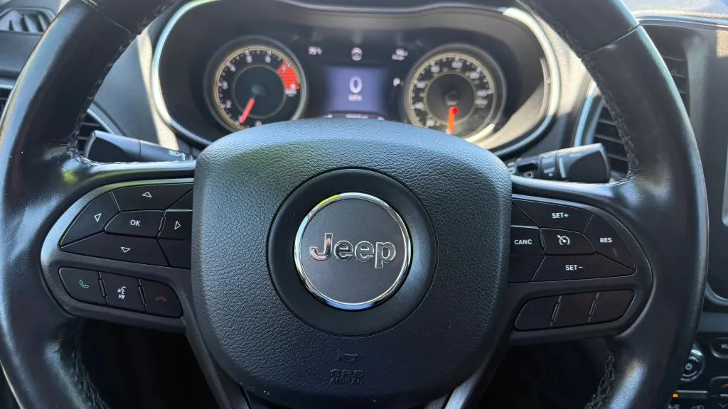 Jeep Cherokee photo 14