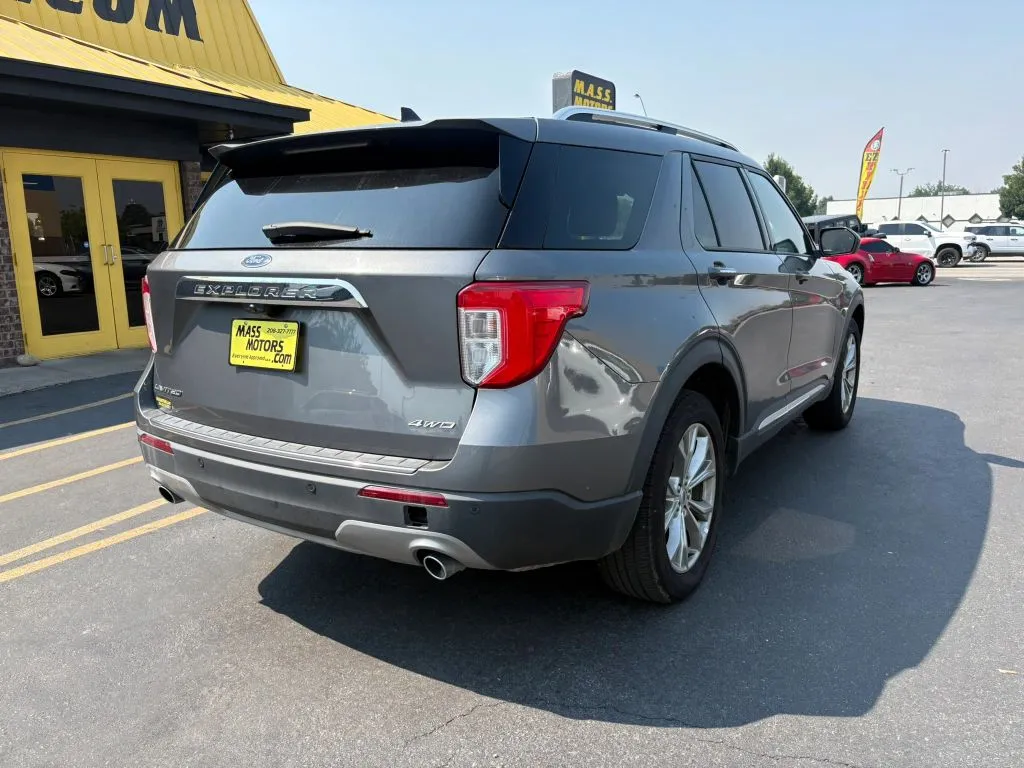 Ford Explorer photo 7
