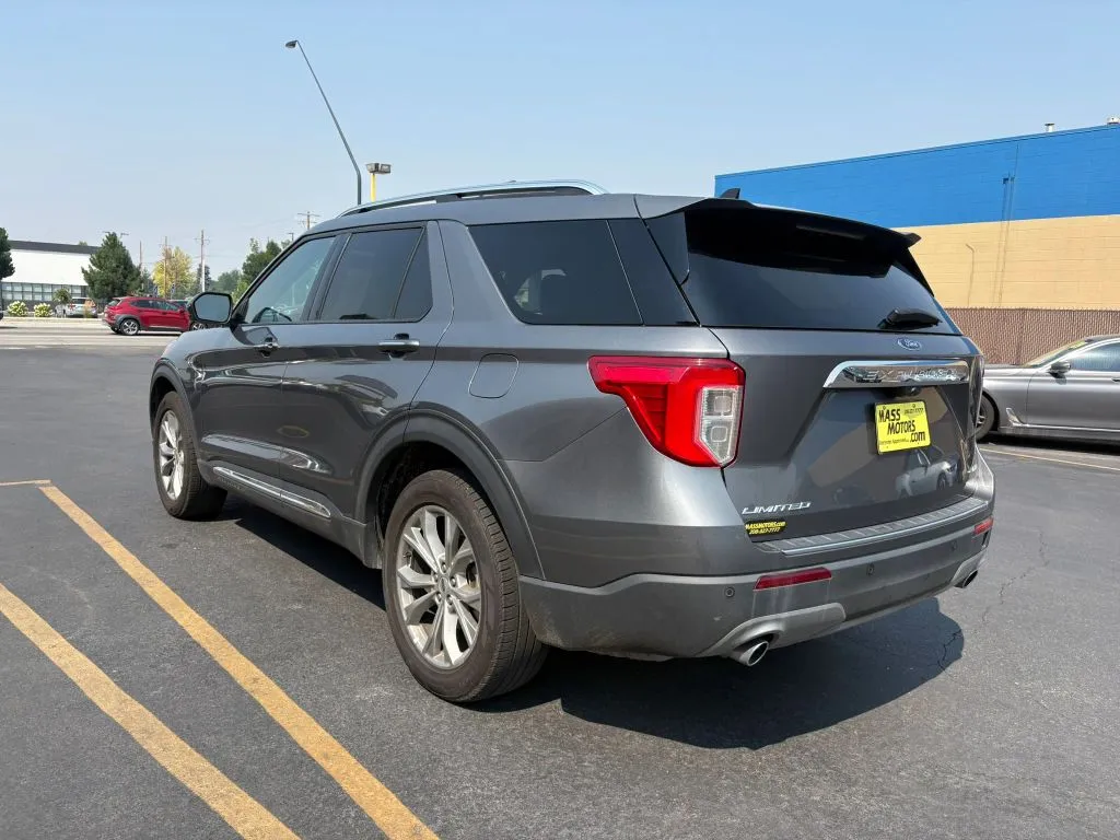 Ford Explorer photo 5