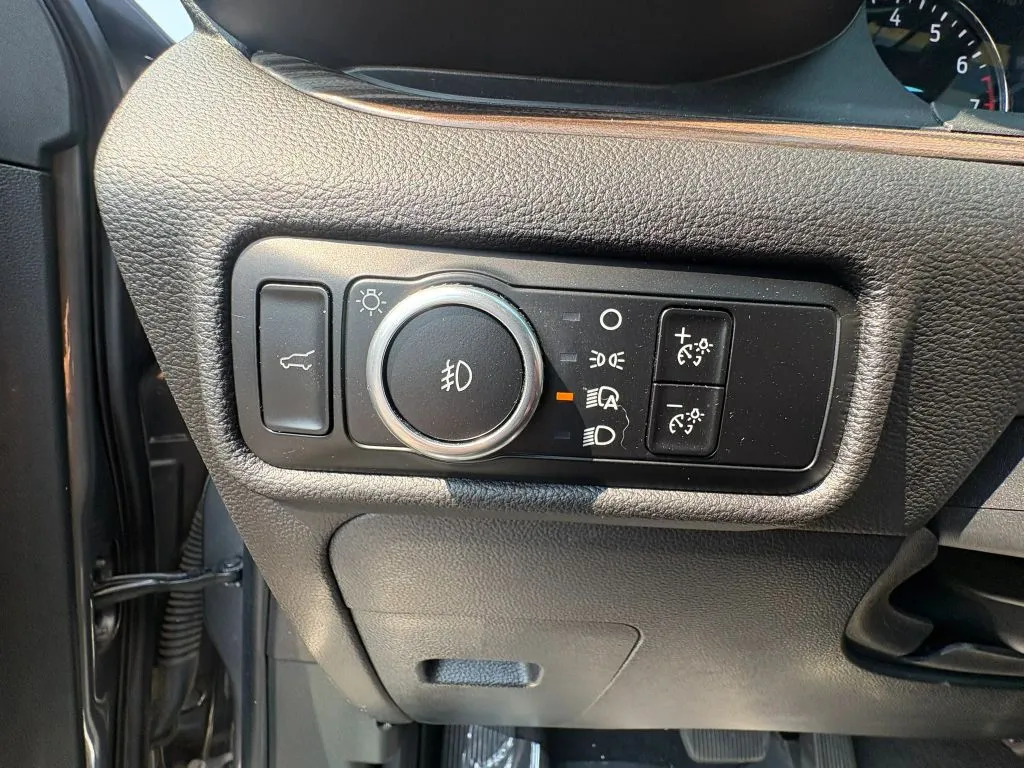 Ford Explorer photo 18