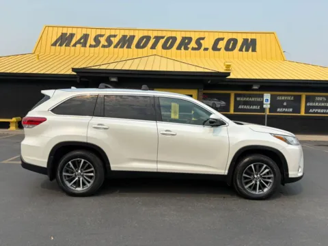 White 2019 Toyota Highlander XLE Sport Utility 4D for sale in Boise, ID