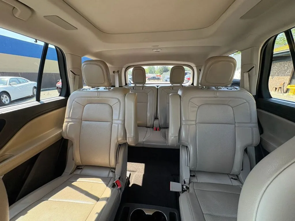 Lincoln Aviator photo 19
