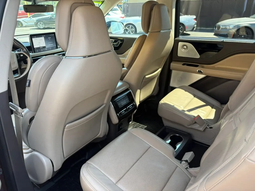 Lincoln Aviator photo 10