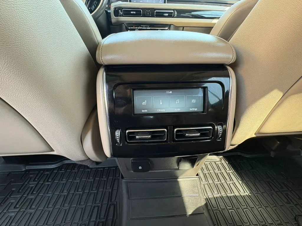 Lincoln Aviator photo 21