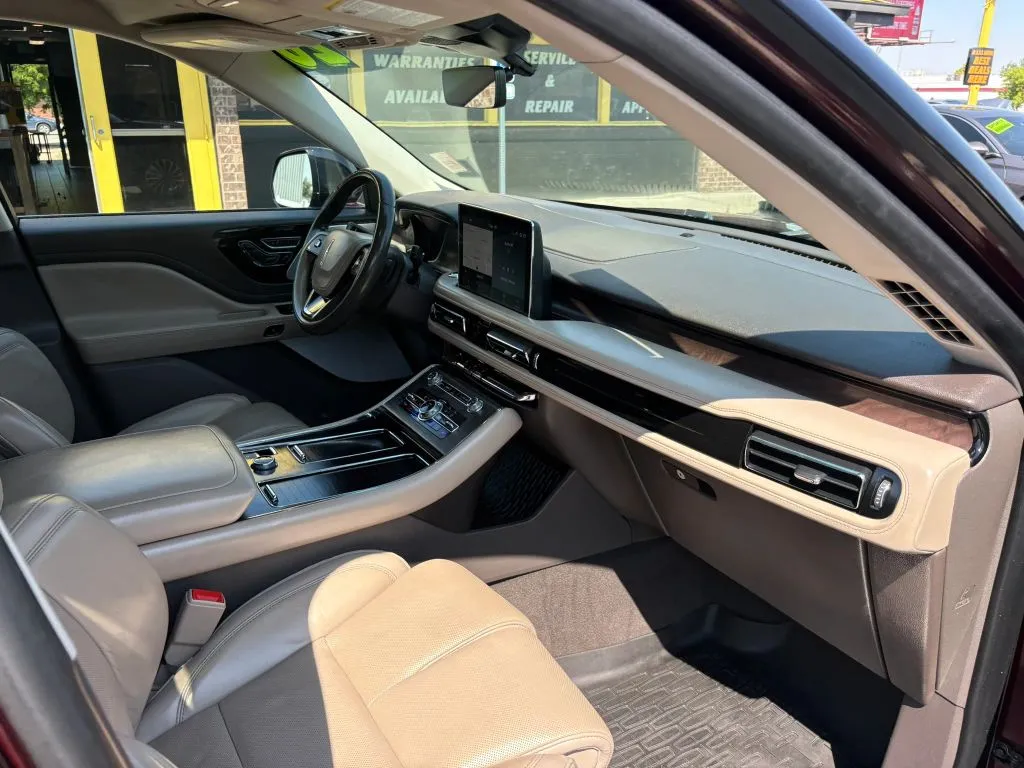 Lincoln Aviator photo 11