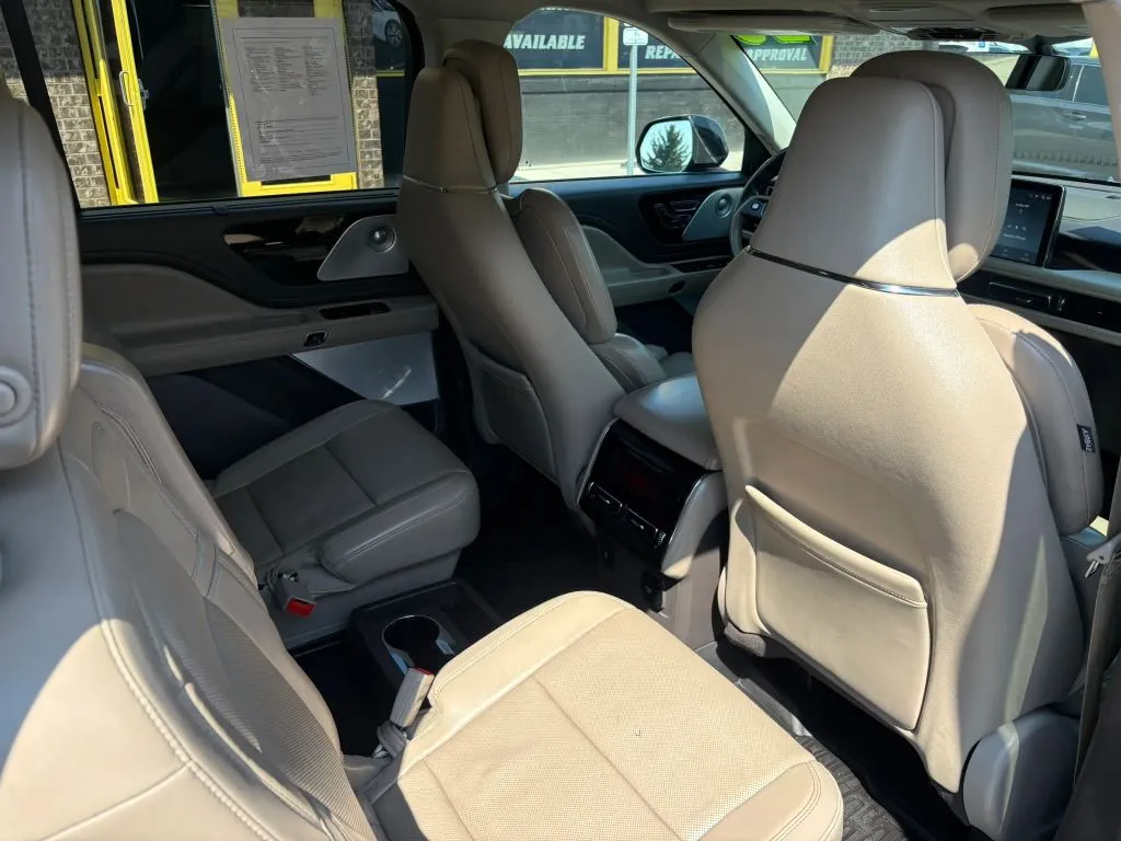 Lincoln Aviator photo 12