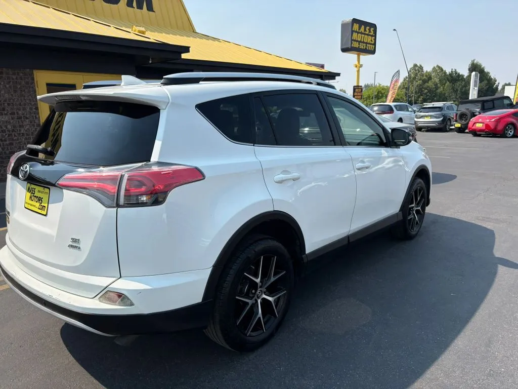 Toyota RAV4 photo 7