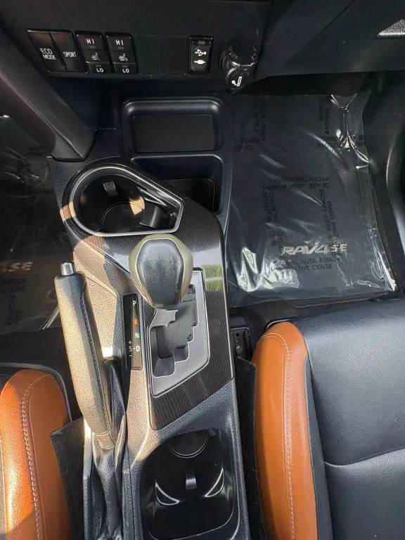 Toyota RAV4 photo 17