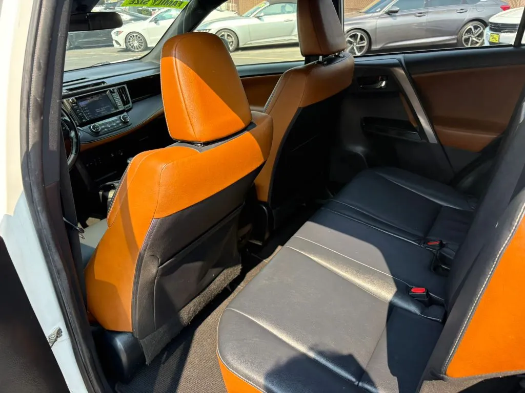 Toyota RAV4 photo 10