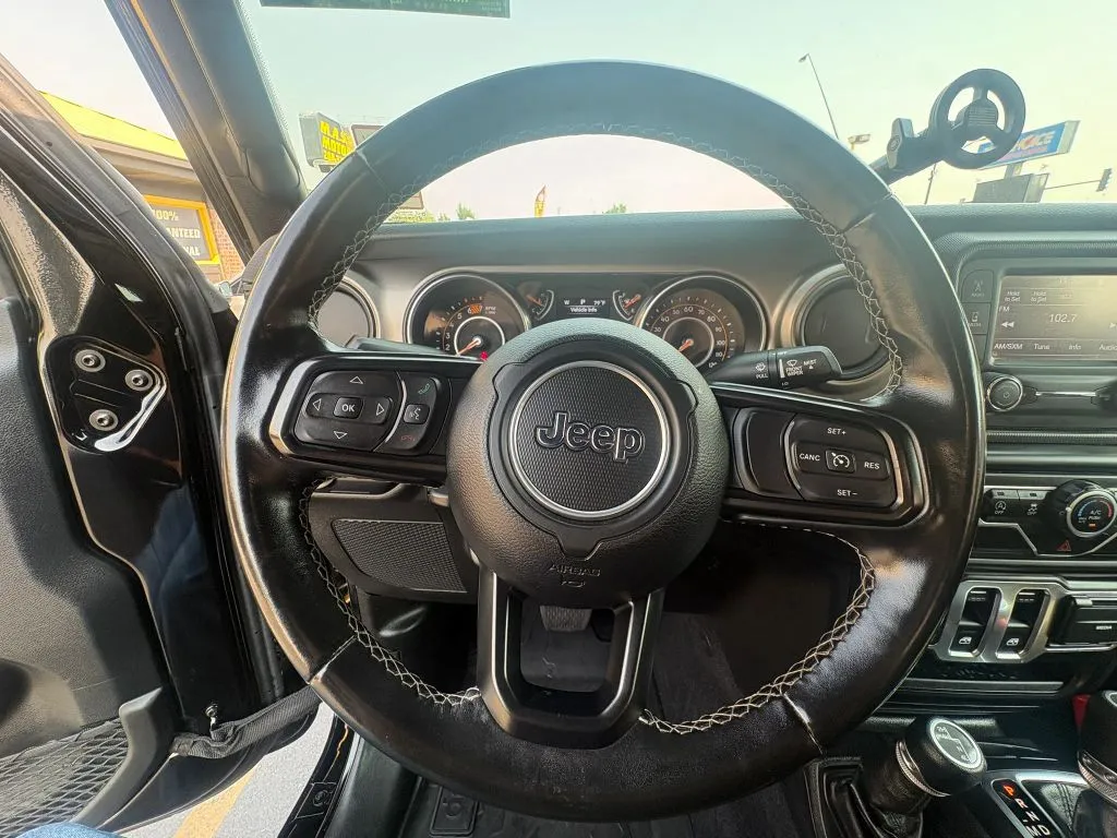 Jeep Wrangler photo 13