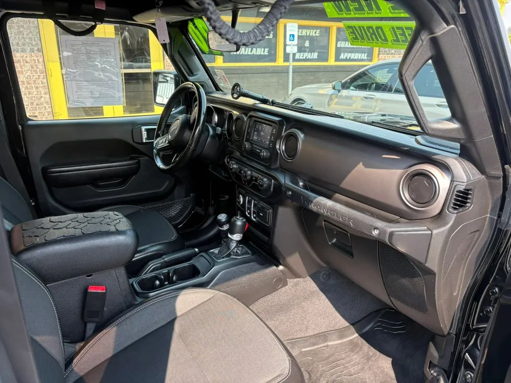 Jeep Wrangler photo 10