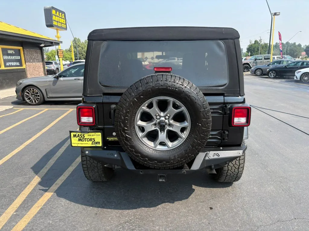 Jeep Wrangler photo 6