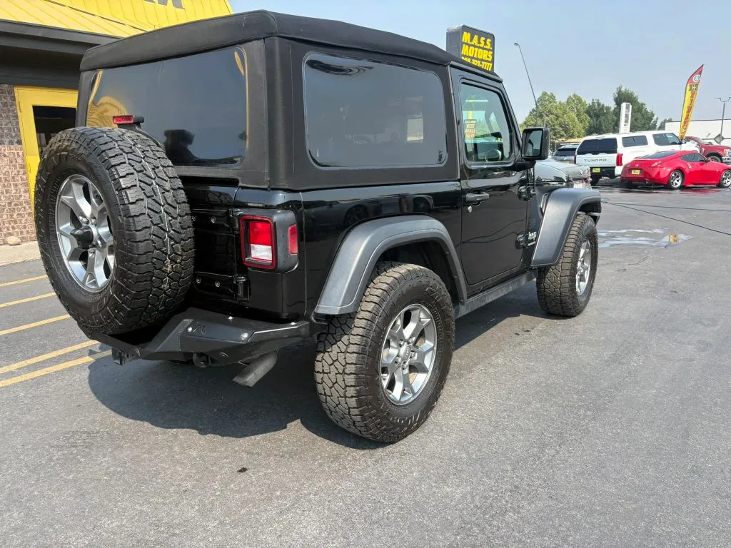Jeep Wrangler photo 7