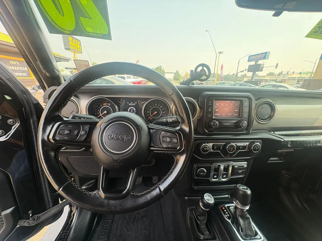 Jeep Wrangler photo 12