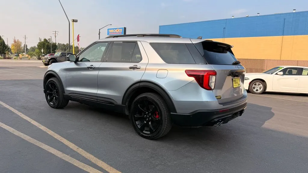 Ford Explorer photo 6