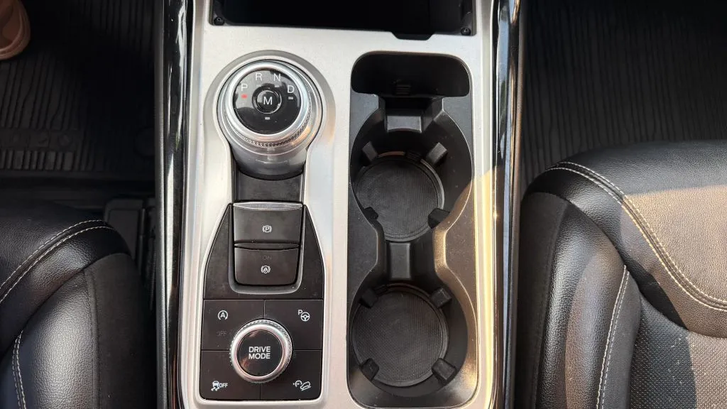 Ford Explorer photo 17